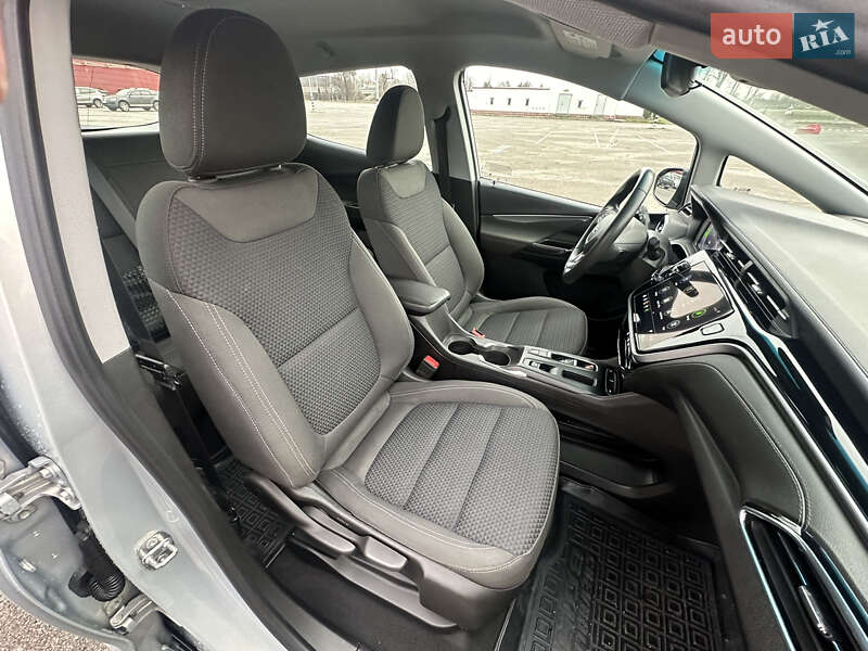 Хэтчбек Chevrolet Bolt EV 2023 в Киеве