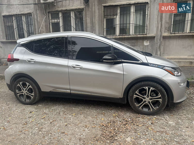 Хетчбек Chevrolet Bolt EV 2017 в Дніпрі