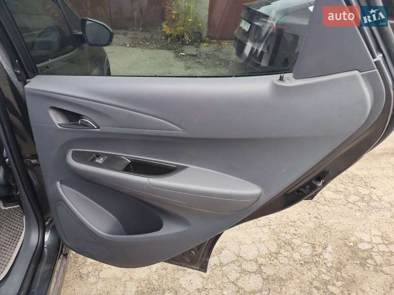 Хетчбек Chevrolet Bolt EV 2018 в Полтаві фото 6 Хетчбек Chevrolet Bolt EV 2018 в Полтаві