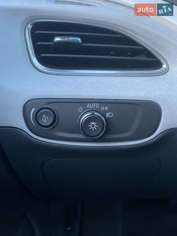 Хэтчбек Chevrolet Bolt EV 2017 в Киеве