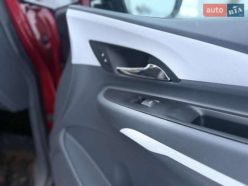 Хэтчбек Chevrolet Bolt EV 2020 в Дрогобыче
