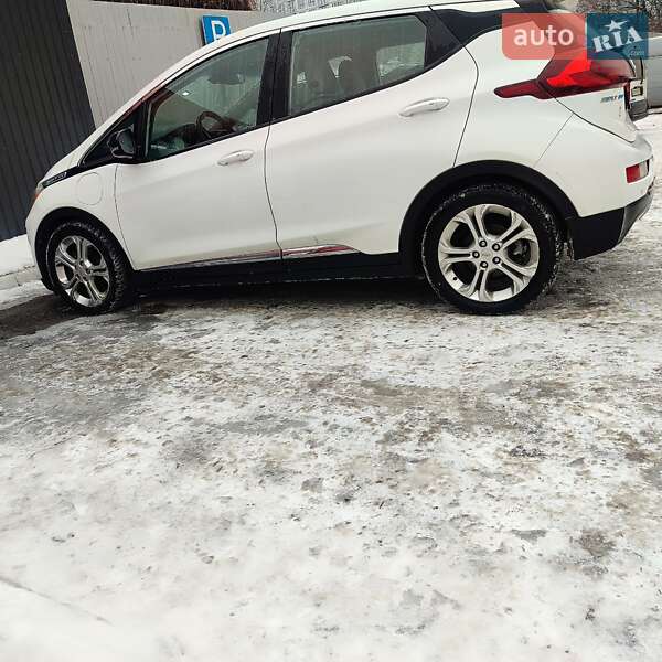 Хэтчбек Chevrolet Bolt EV 2017 в Киеве фото 8 Хэтчбек Chevrolet Bolt EV 2017 в Киеве