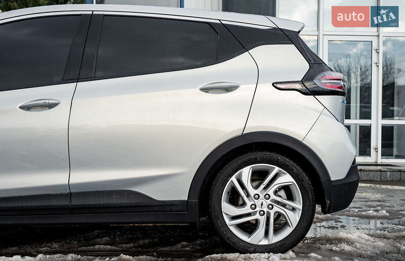 Хэтчбек Chevrolet Bolt EV 2021 в Киеве