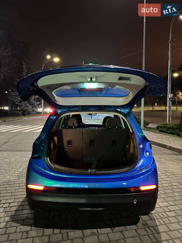 Хэтчбек Chevrolet Bolt EV 2022 в Киеве