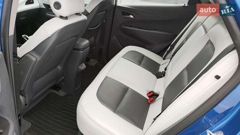Хэтчбек Chevrolet Bolt EV 2021 в Киеве