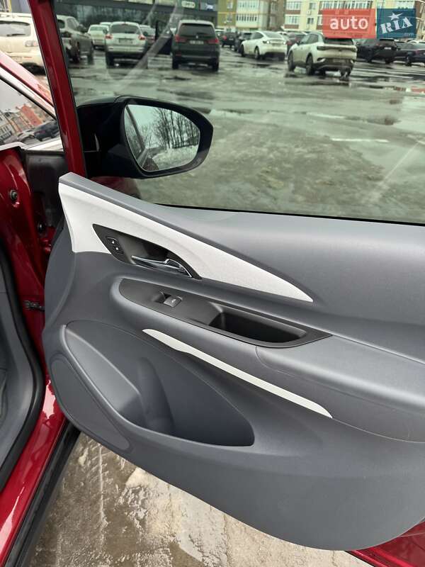 Хэтчбек Chevrolet Bolt EV 2021 в Киеве