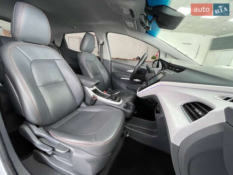 Хэтчбек Chevrolet Bolt EV 2019 в Киеве