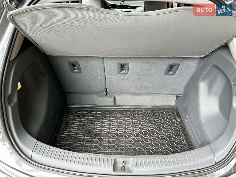 Хэтчбек Chevrolet Bolt EV 2017 в Коростышеве фото 8 Хэтчбек Chevrolet Bolt EV 2017 в Коростышеве