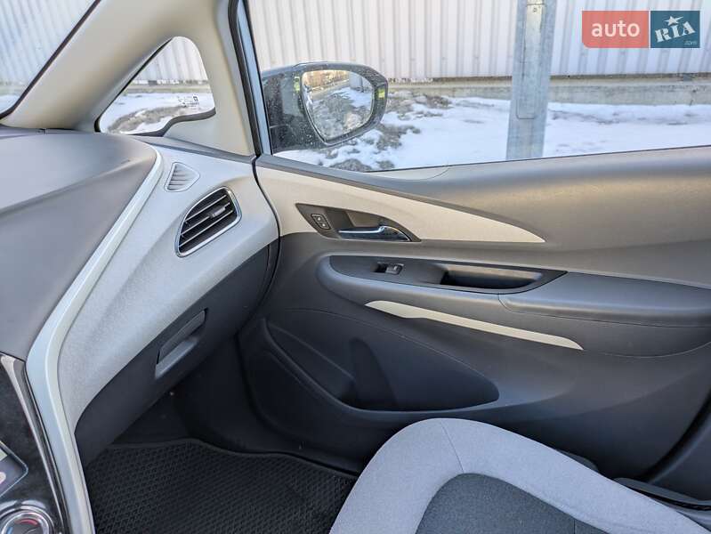 Хэтчбек Chevrolet Bolt EV 2017 в Киеве