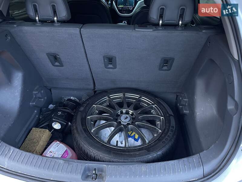 Хэтчбек Chevrolet Bolt EV 2016 в Киеве