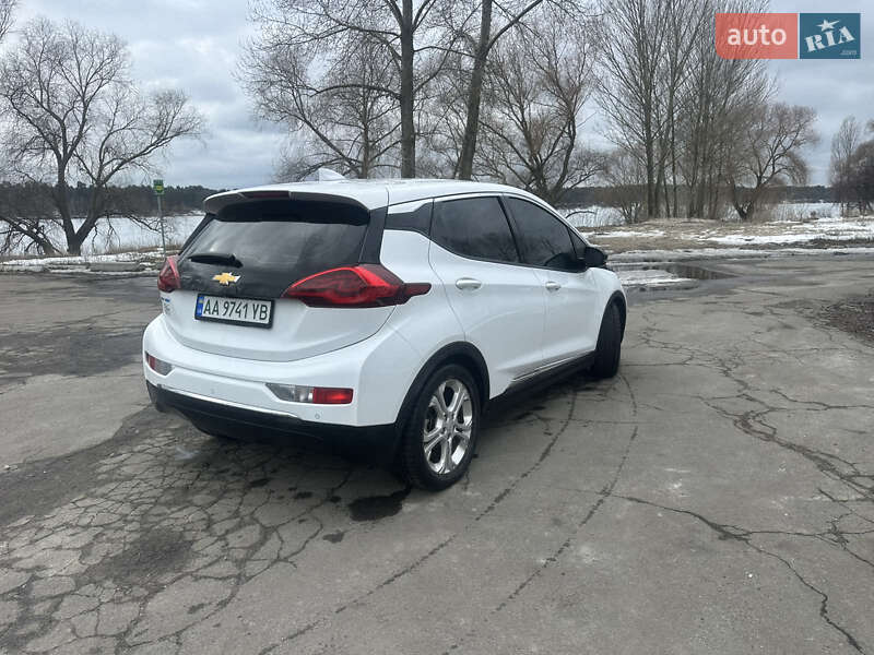Хэтчбек Chevrolet Bolt EV 2019 в Киеве