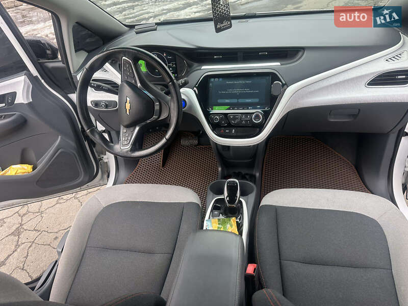 Хэтчбек Chevrolet Bolt EV 2019 в Киеве