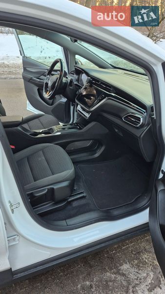 Хэтчбек Chevrolet Bolt EV 2022 в Киеве