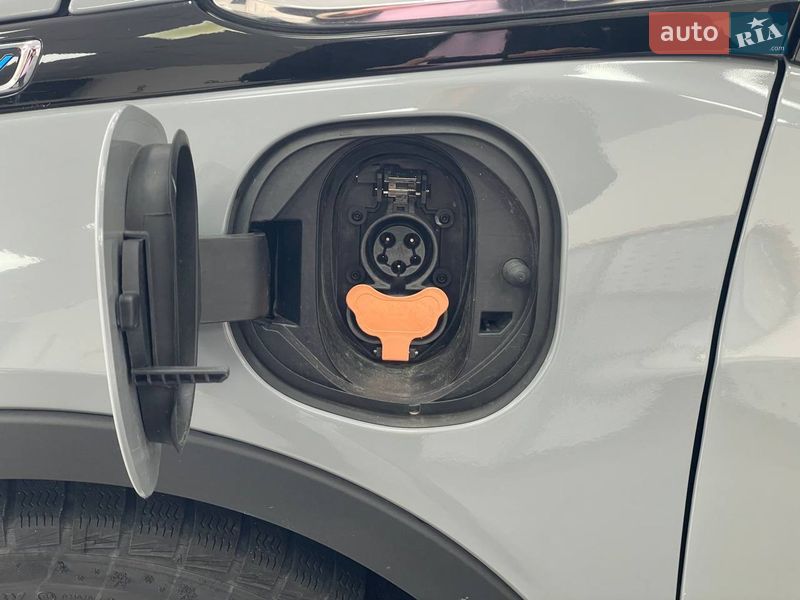 Хэтчбек Chevrolet Bolt EV 2019 в Киеве