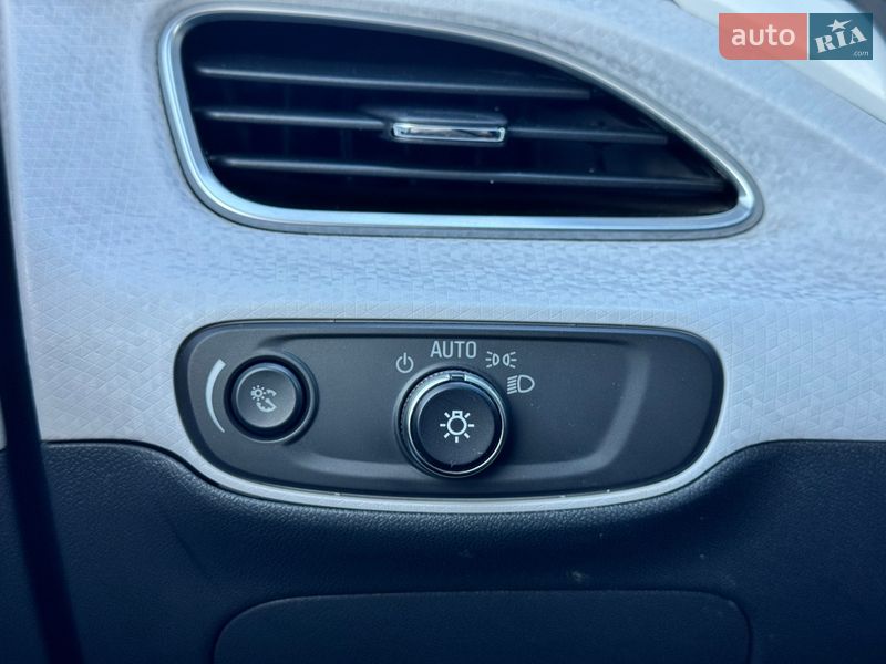 Хэтчбек Chevrolet Bolt EV 2017 в Сумах