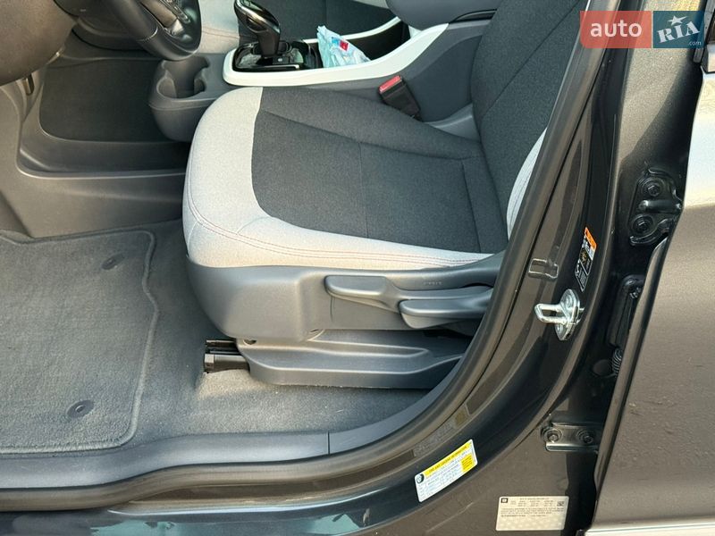 Хэтчбек Chevrolet Bolt EV 2017 в Киеве