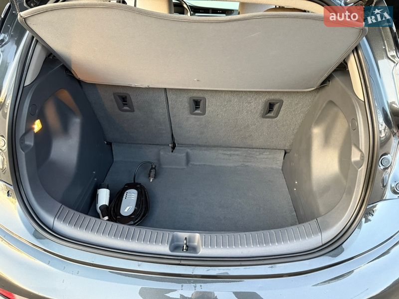 Хэтчбек Chevrolet Bolt EV 2017 в Киеве