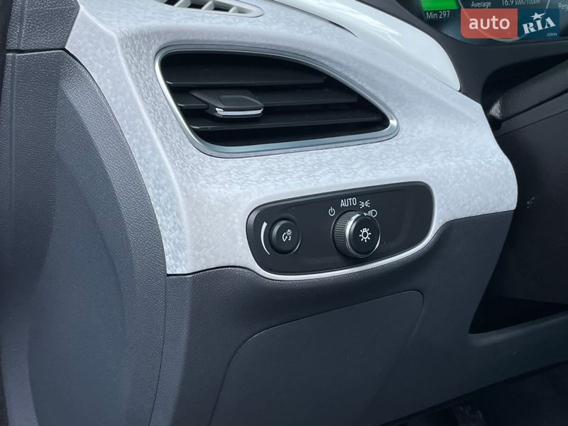 Хэтчбек Chevrolet Bolt EV 2019 в Киеве