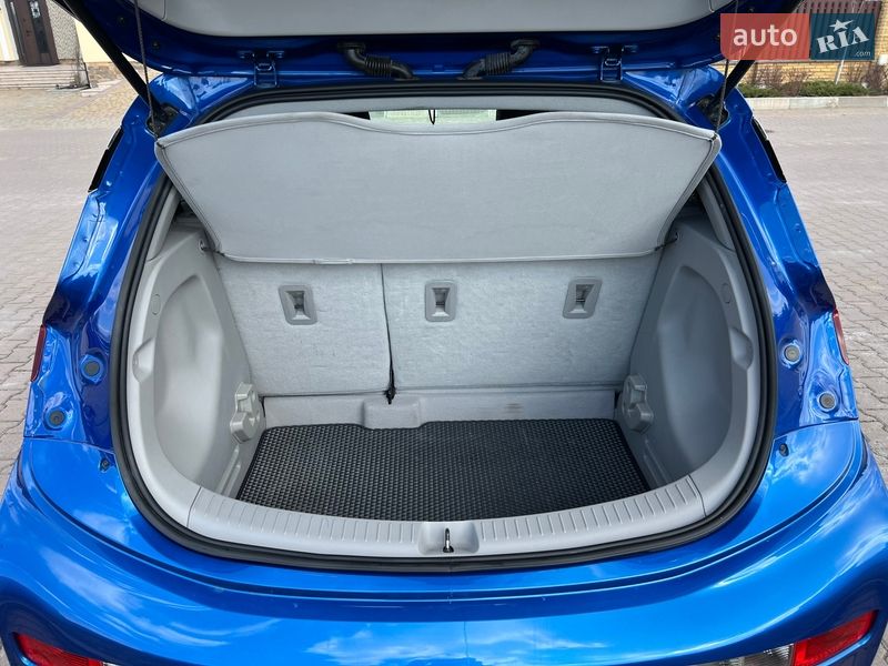 Хэтчбек Chevrolet Bolt EV 2017 в Киеве фото 14 Хэтчбек Chevrolet Bolt EV 2017 в Киеве