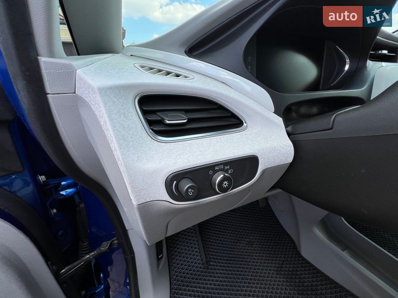 Хэтчбек Chevrolet Bolt EV 2017 в Киеве фото 24 Хэтчбек Chevrolet Bolt EV 2017 в Киеве