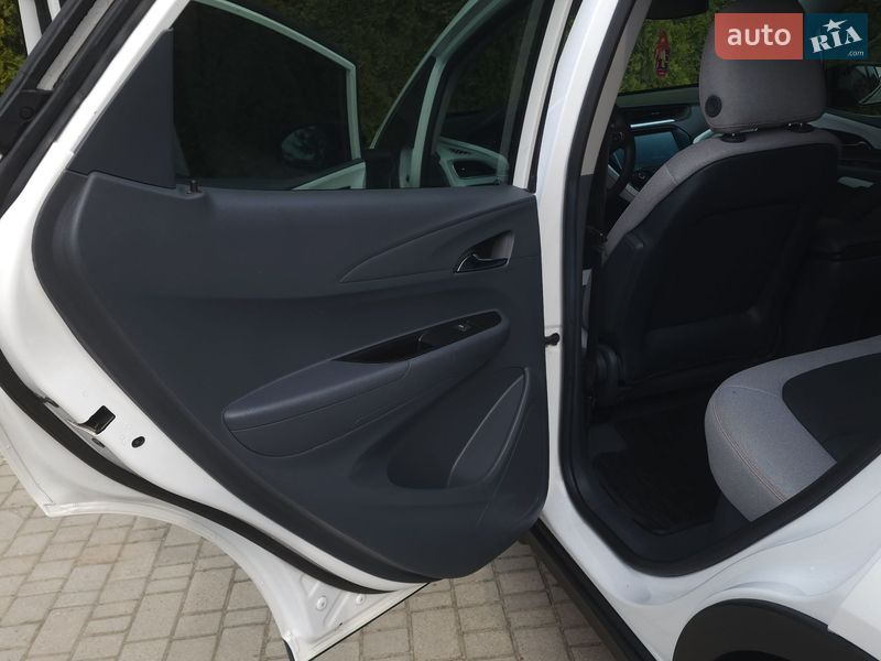 Хэтчбек Chevrolet Bolt EV 2019 в Самборе фото 14 Хэтчбек Chevrolet Bolt EV 2019 в Самборе