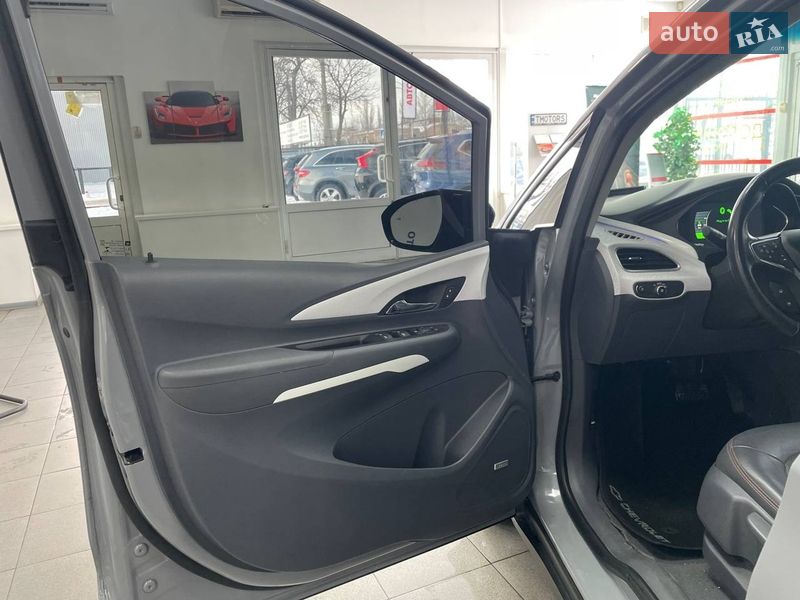 Хэтчбек Chevrolet Bolt EV 2019 в Киеве фото 18 Хэтчбек Chevrolet Bolt EV 2019 в Киеве
