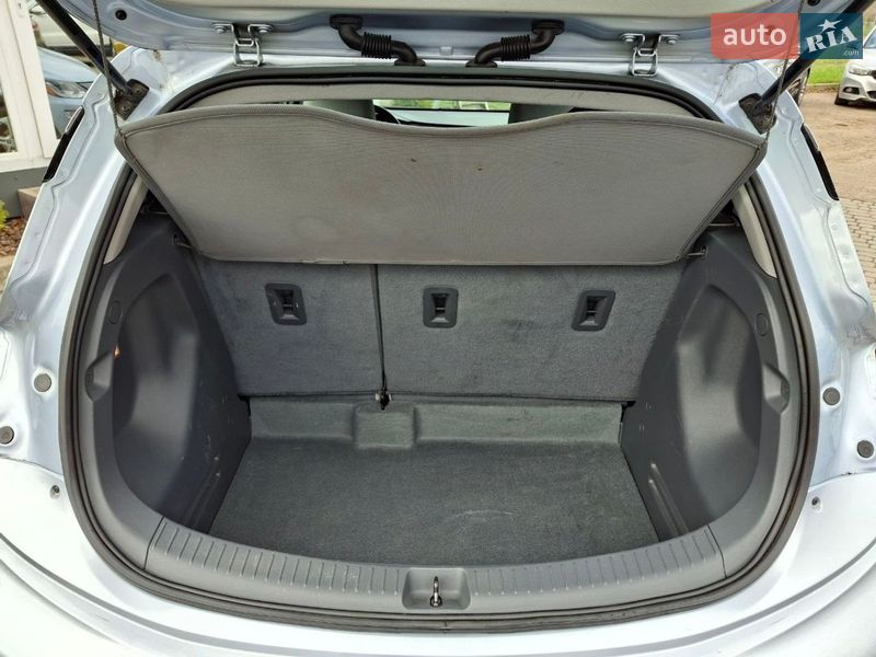Хэтчбек Chevrolet Bolt EV 2016 в Львове фото 9 Хэтчбек Chevrolet Bolt EV 2016 в Львове