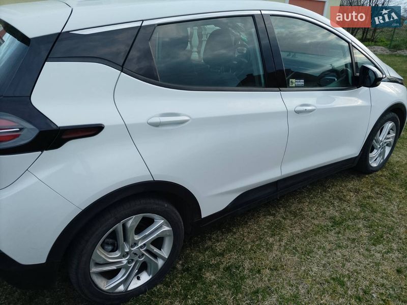 Хетчбек Chevrolet Bolt EV 2022 в Березному