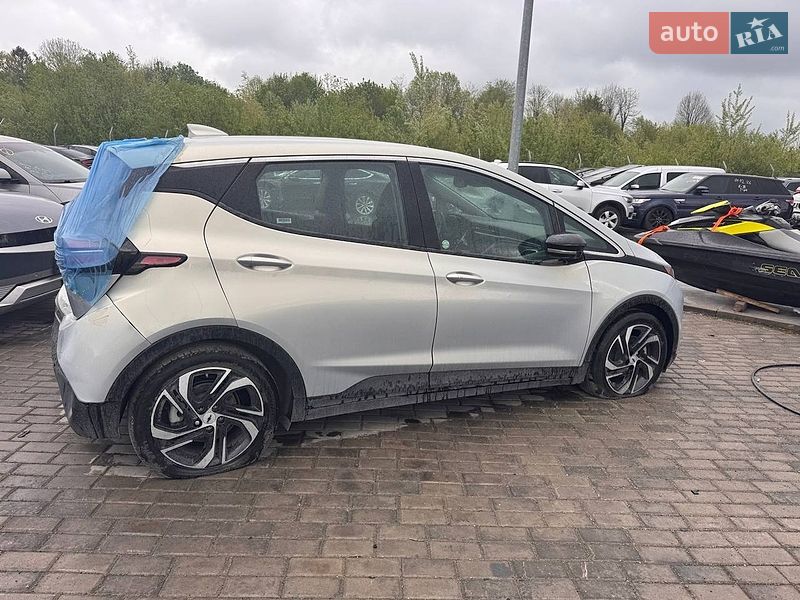 Хэтчбек Chevrolet Bolt EV 2023 в Львове фото 4 Хэтчбек Chevrolet Bolt EV 2023 в Львове