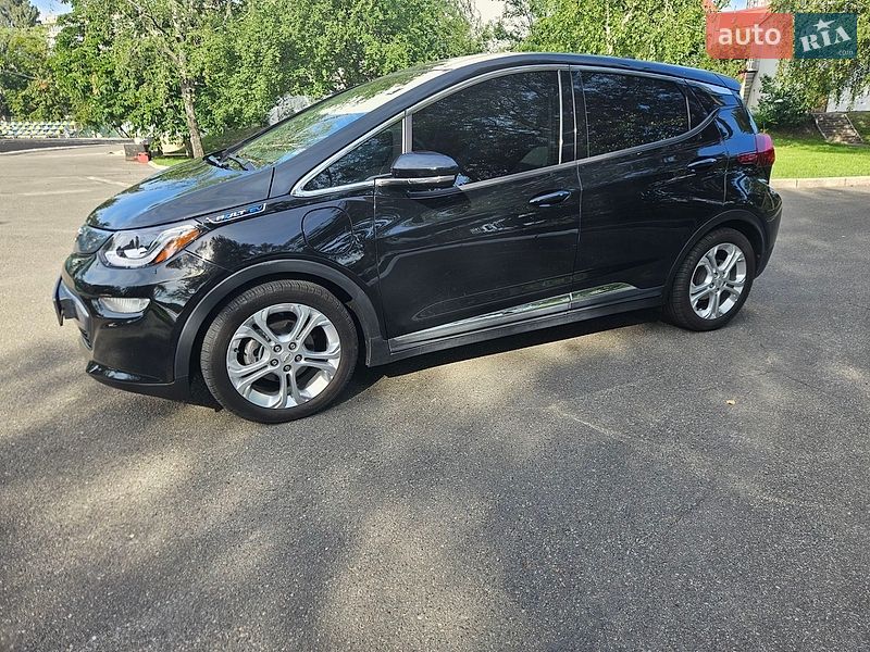 Хэтчбек Chevrolet Bolt EV 2019 в Киеве