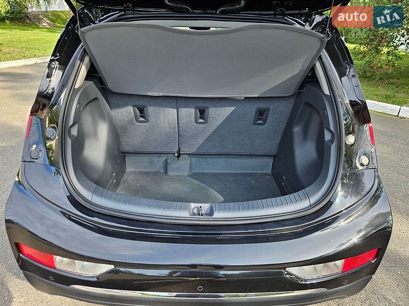 Хэтчбек Chevrolet Bolt EV 2019 в Киеве