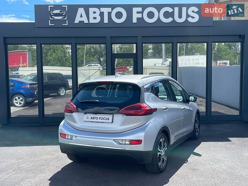 Хэтчбек Chevrolet Bolt EV 2020 в Киеве