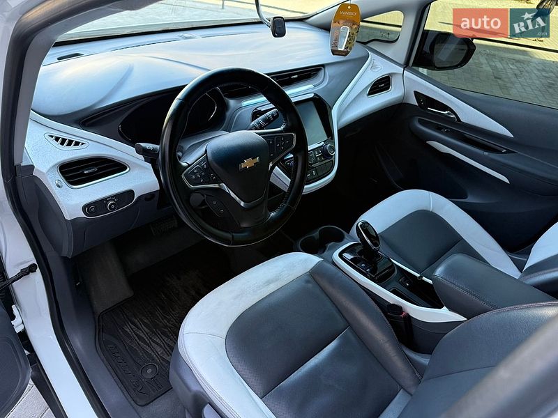 Хэтчбек Chevrolet Bolt EV 2018 в Кременце