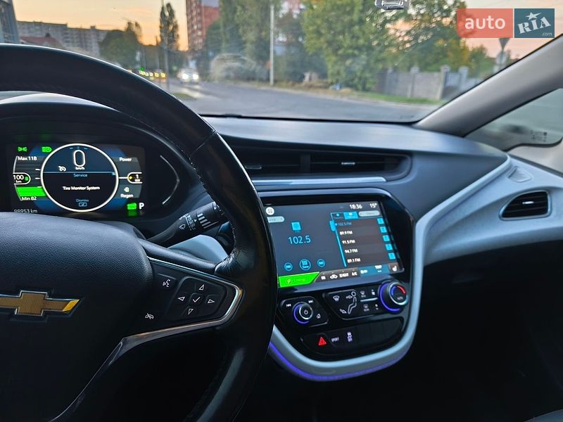Хэтчбек Chevrolet Bolt EV 2018 в Хмельницком