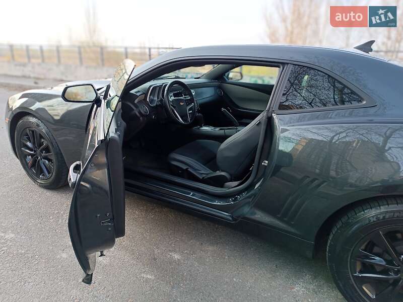 Купе Chevrolet Camaro 2015 в Киеве фото 12 Купе Chevrolet Camaro 2015 в Киеве