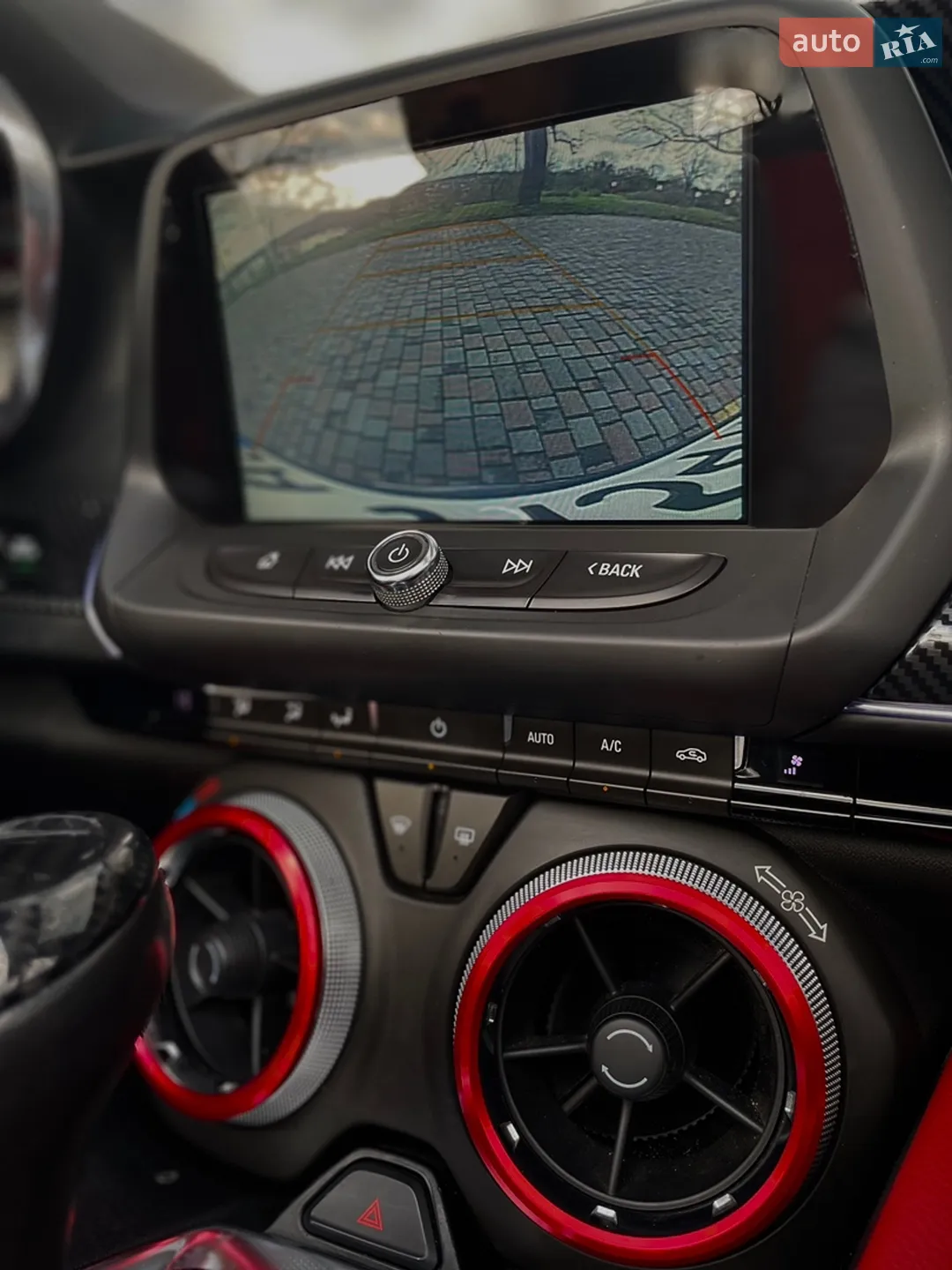 2018 Chevrolet Camaro - мініатюра 21