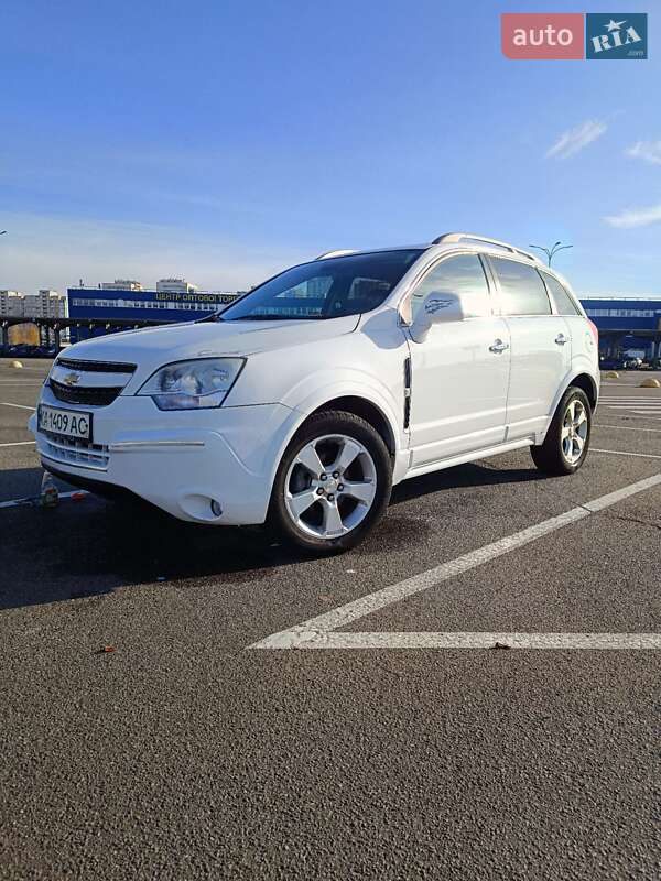 Позашляховик / Кросовер Chevrolet Captiva Sport 2014 в Києві