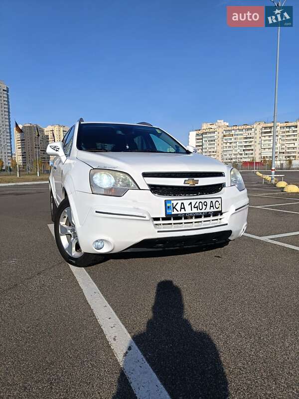 Позашляховик / Кросовер Chevrolet Captiva Sport 2014 в Києві
