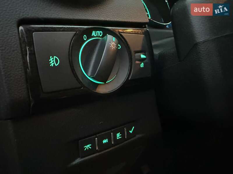 Внедорожник / Кроссовер Chevrolet Captiva Sport 2014 в Киеве