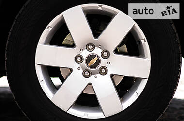 Позашляховик / Кросовер Chevrolet Captiva 2008 в 