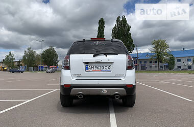 Позашляховик / Кросовер Chevrolet Captiva 2012 в 
