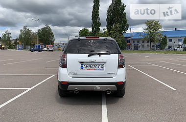 Позашляховик / Кросовер Chevrolet Captiva 2012 в 