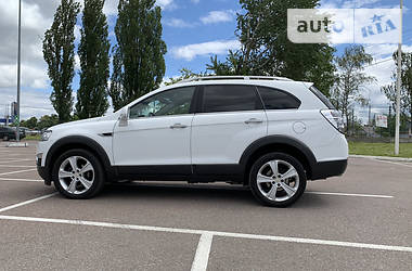 Позашляховик / Кросовер Chevrolet Captiva 2012 в 