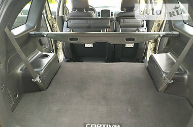 Позашляховик / Кросовер Chevrolet Captiva 2008 в 