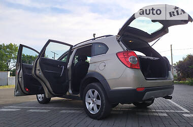 Позашляховик / Кросовер Chevrolet Captiva 2008 в 