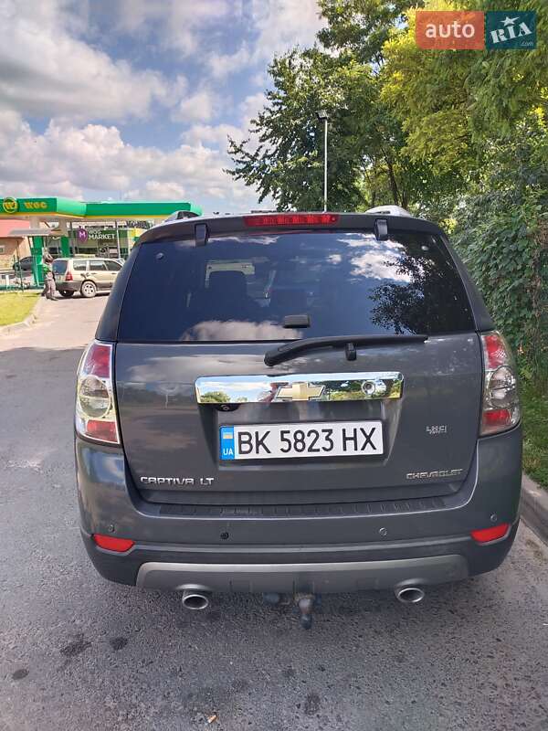 Внедорожник / Кроссовер Chevrolet Captiva 2010 в Ровно