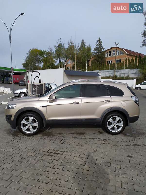 Позашляховик / Кросовер Chevrolet Captiva 2012 в Чернівцях