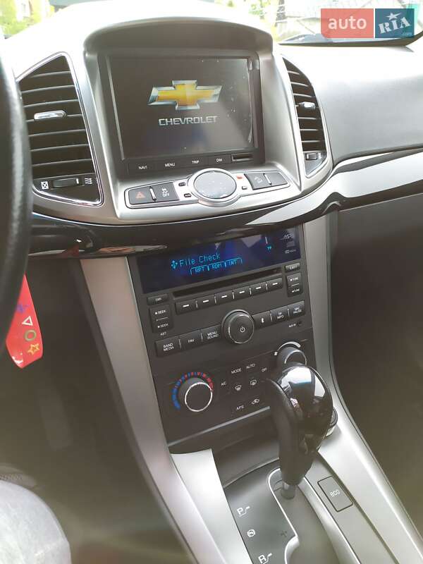 Позашляховик / Кросовер Chevrolet Captiva 2012 в Чернівцях