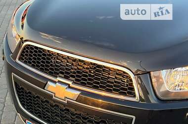 Внедорожник / Кроссовер Chevrolet Captiva 2012 в 