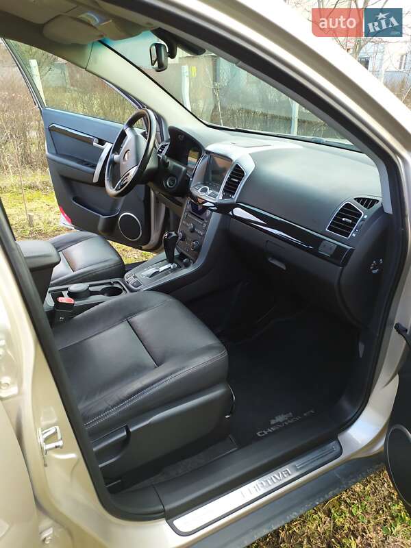 Позашляховик / Кросовер Chevrolet Captiva 2012 в Чернівцях